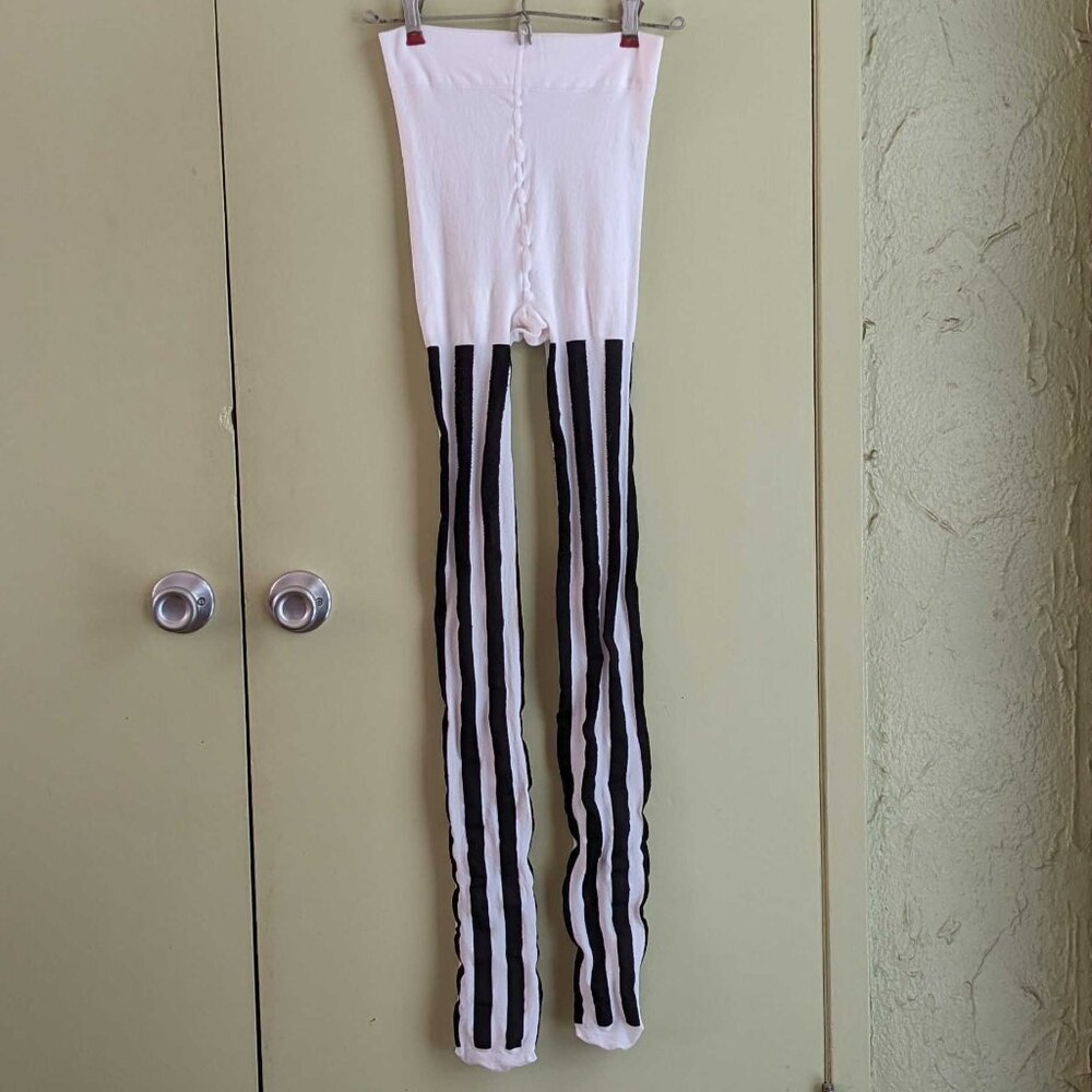 Snag tights - Betelgeuse - black and white vertical stripes - size F
